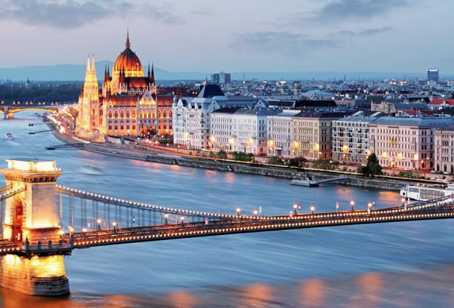 hungary-budapest-parliament-building-and-bridge-at-twilight-278607368-s-12-5.jpg
